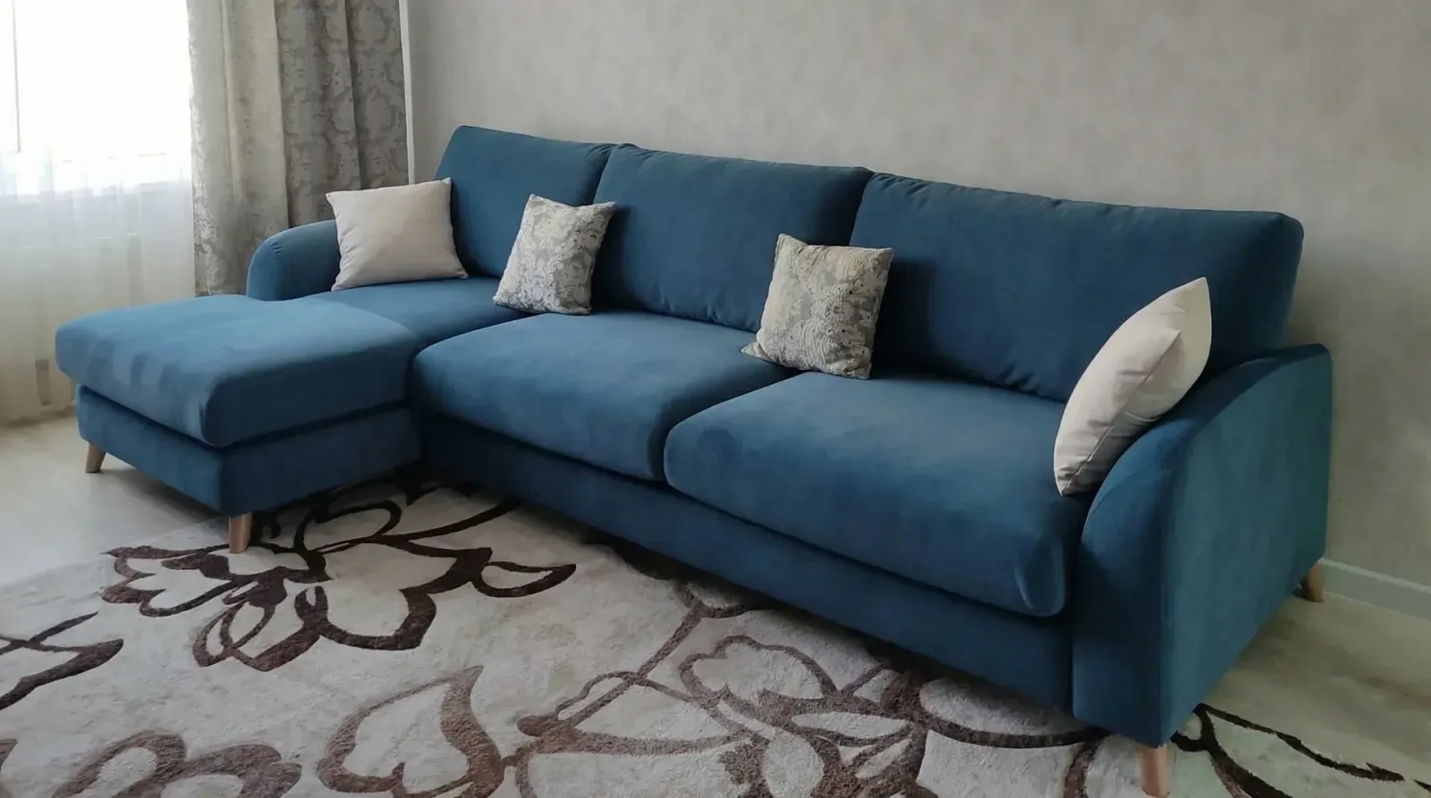 Диван-кровать Хамар открытый угол XL-2 320x236x95 см — интерьерное фото 11